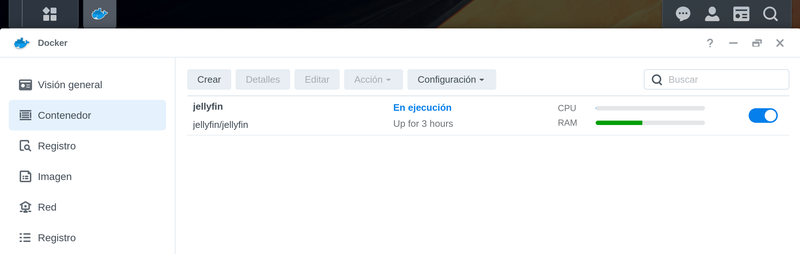 Jellyfin funcionando dentro de Docker